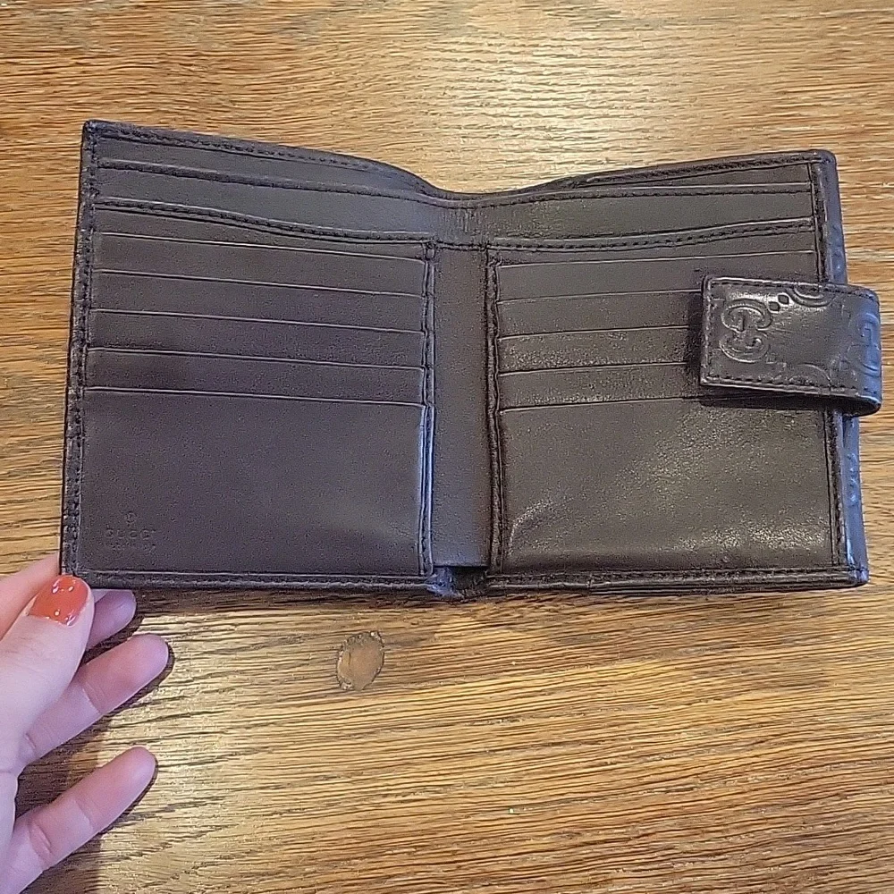 Authentic Gucci GG Wallet - Picture 3 of 7
